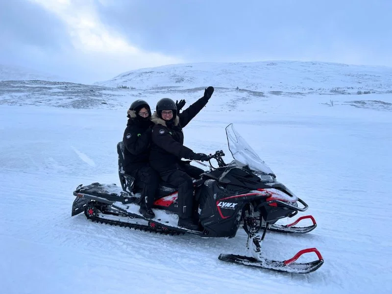 Apple watch surface showing we are at altitude of 4700m